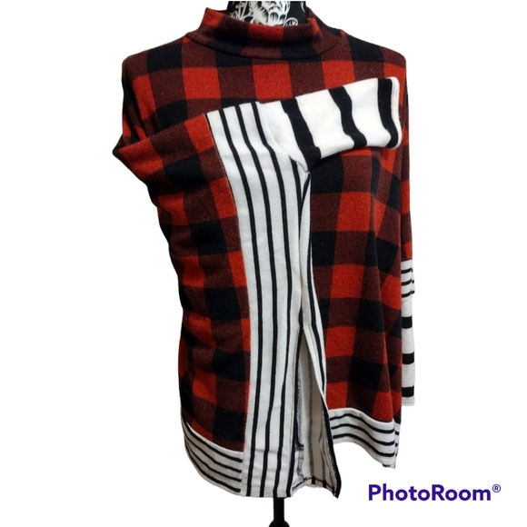 12pm By Mon Ami Buffalo Plaid MockNeck Sleeved Poncho - Picture 4 of 8